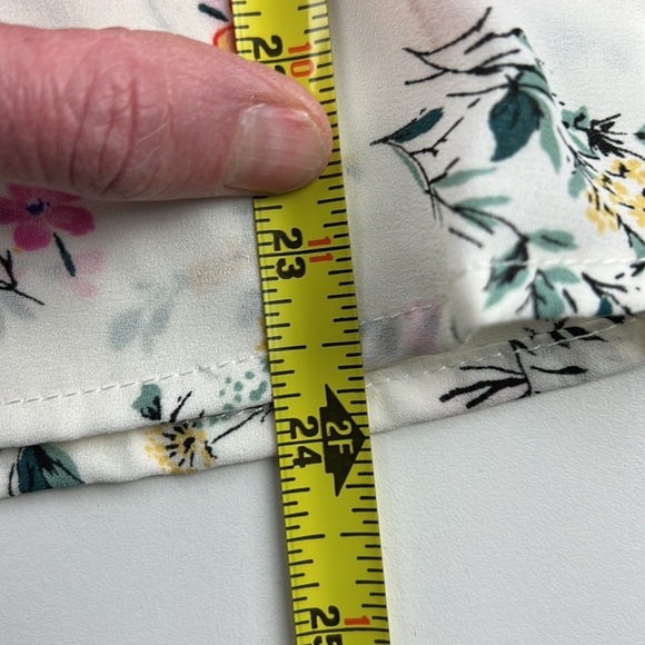 Pleione white floral crossover tank top - Picture 6 of 8